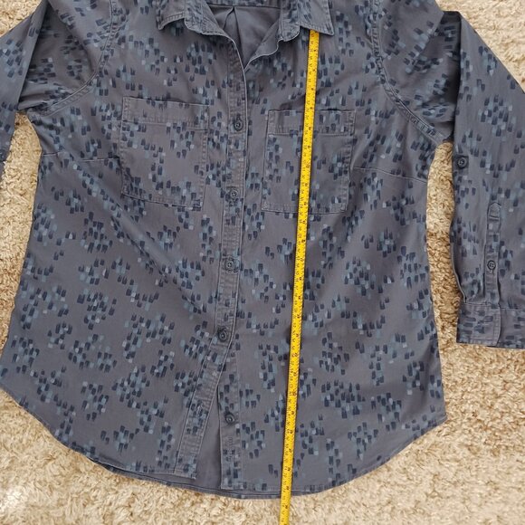 L.L . Bean Woman's Long Sleeve Blouse Geometric Grey Pockets Size Large Western - Picture 12 of 12
